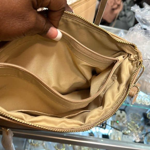 A Tan clutch handbag leather - Picture 7 of 10